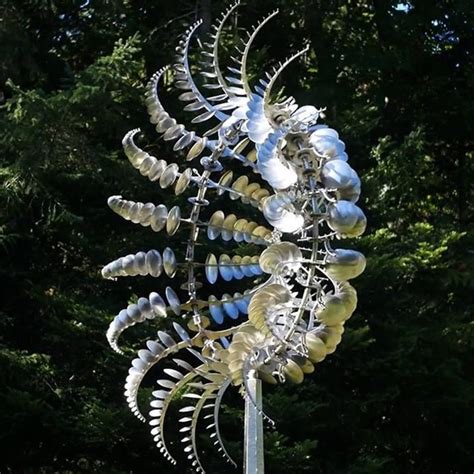 Crafting Illusions with Metal: The Art of Kinetic Sculpture